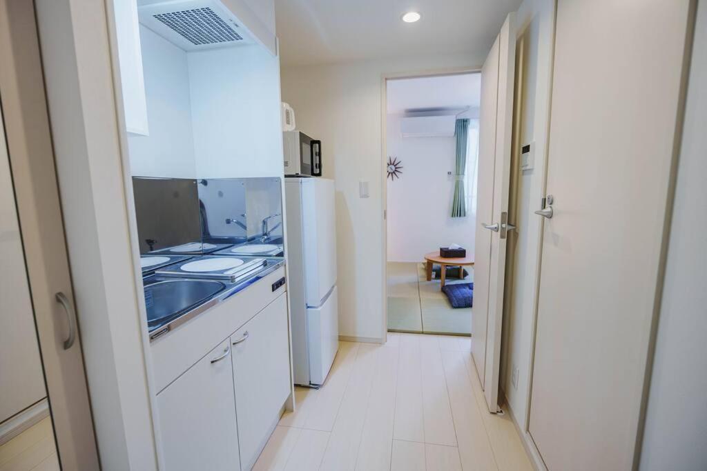 E Newly Renovated Hotel, Direct Access To Ueno, Asakusa, Disneyland, Airport *